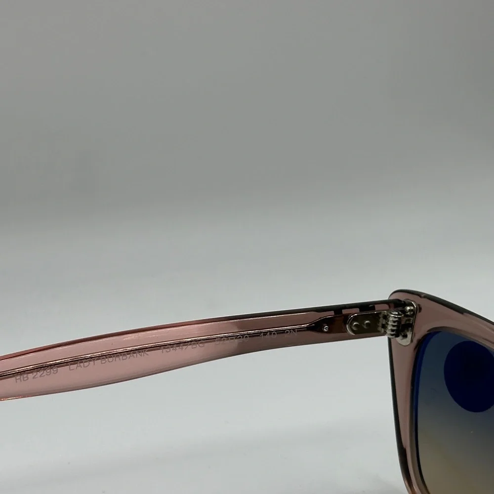 Ray-Ban features style